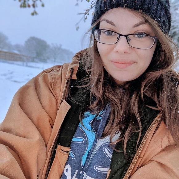 Meet Your Posher! - Picture 2 of 5